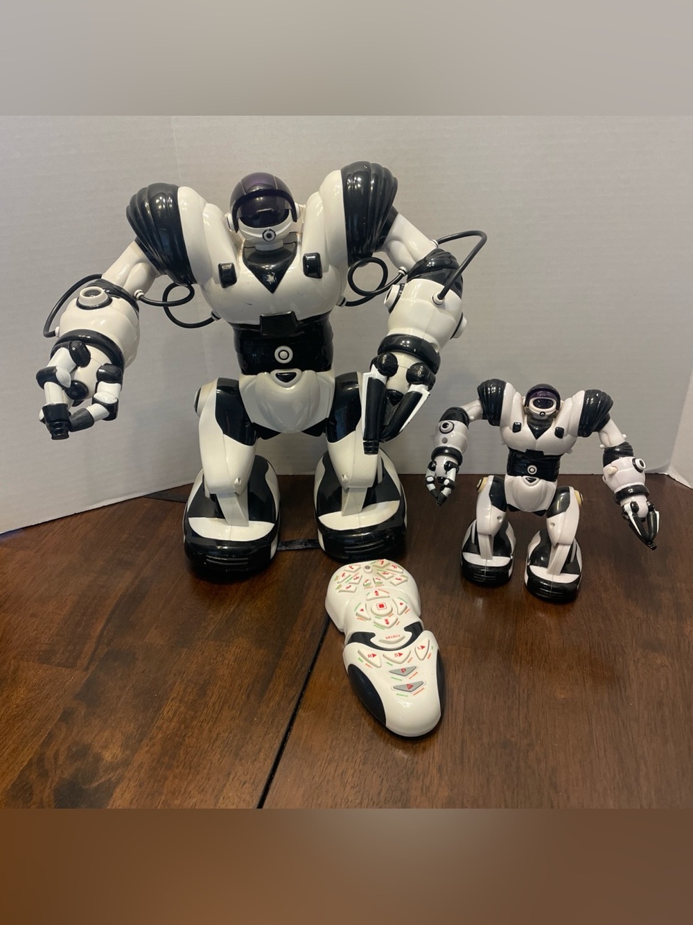 WowWee Robosapien With Remote Control Robot Toy 14” And 7.5” Untested. For Parts